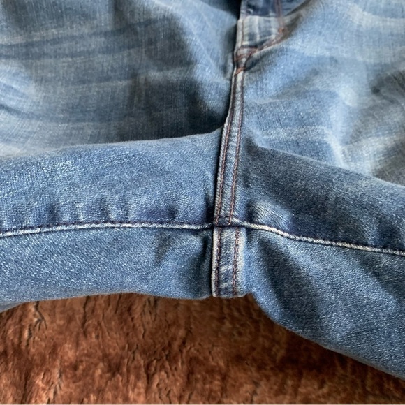 Abercrombie & Fitch Mid Rise Super Skinny Ankle Jean - Picture 4 of 7